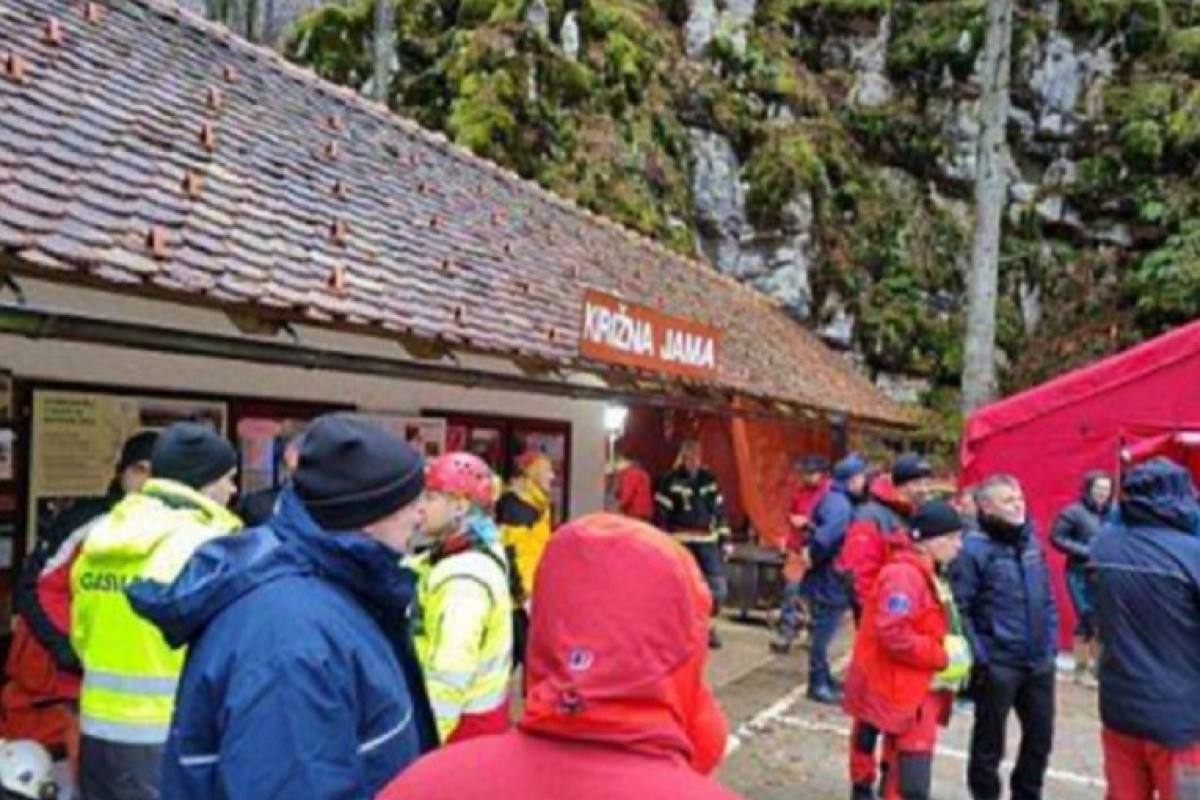 Detalji drame u Sloveniji: Pet ljudi zarobljeno na 2.400 metara