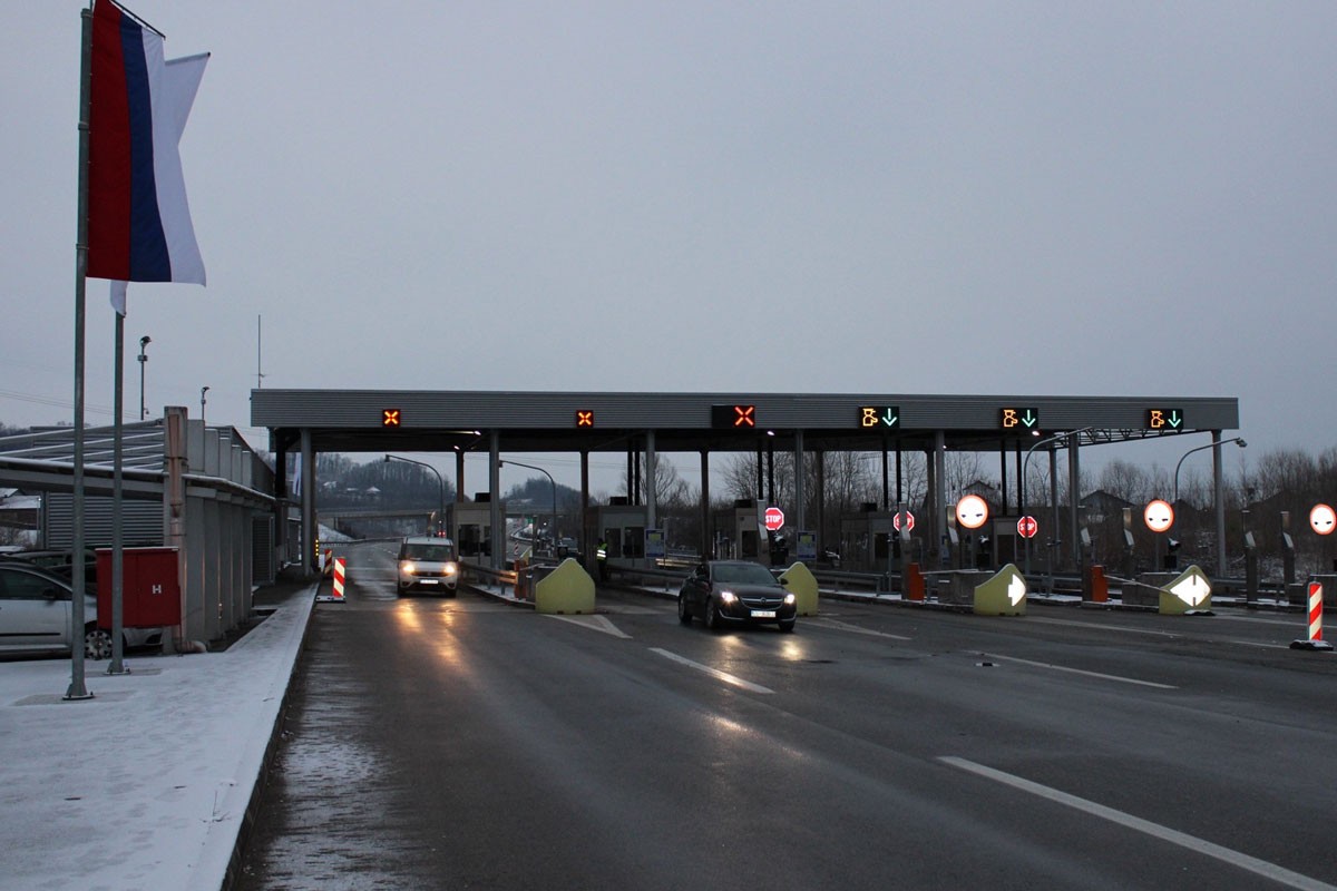 Više od 3.000 vozila od ponoći prošlo auto-putevima kroz Srpsku