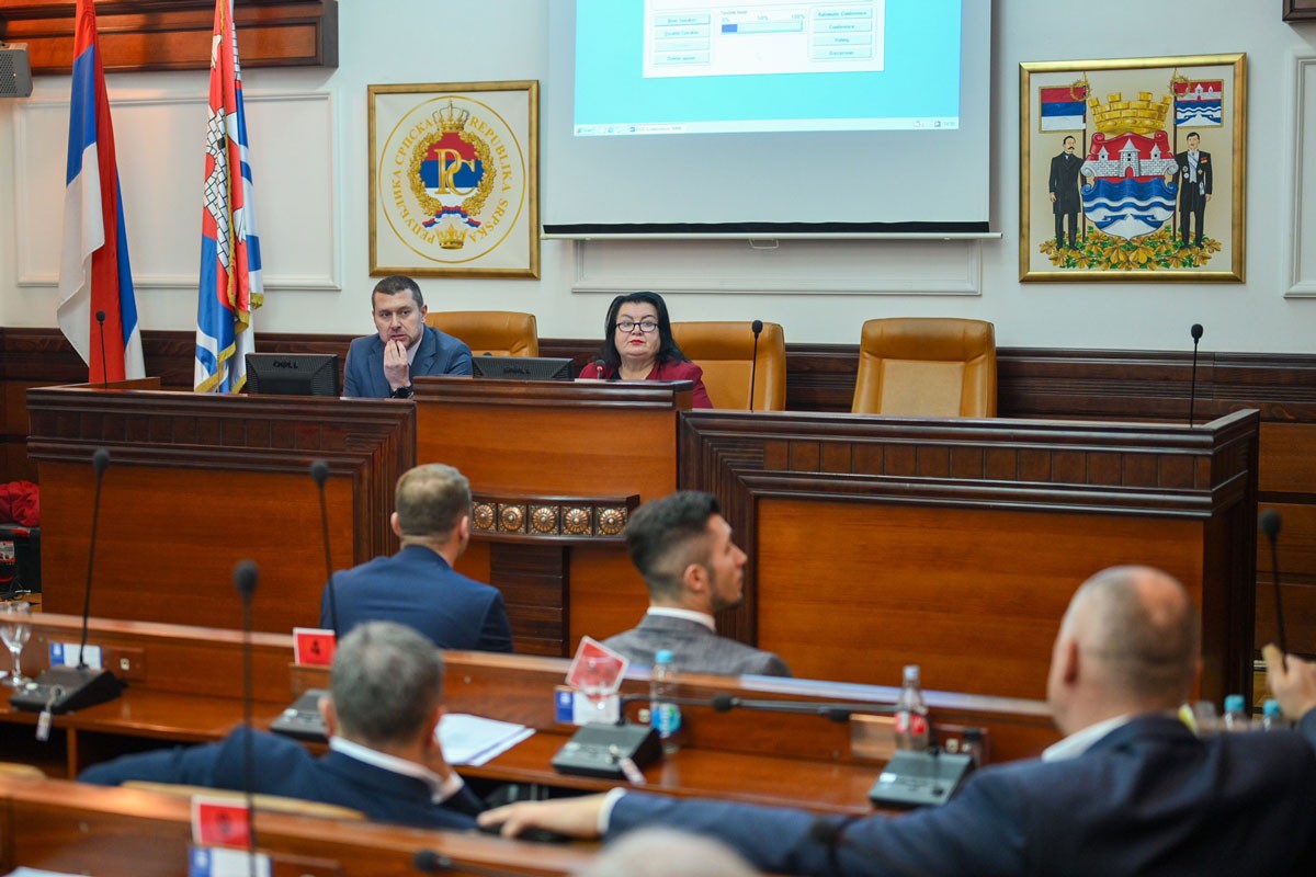Ninković prekinuo sjednicu, dnevni red usvojen bez njega
