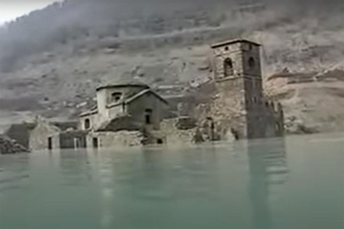 Italijansko selo se pojavljuje svakih nekoliko decenija, "izroniće" i ove  godine (VIDEO)