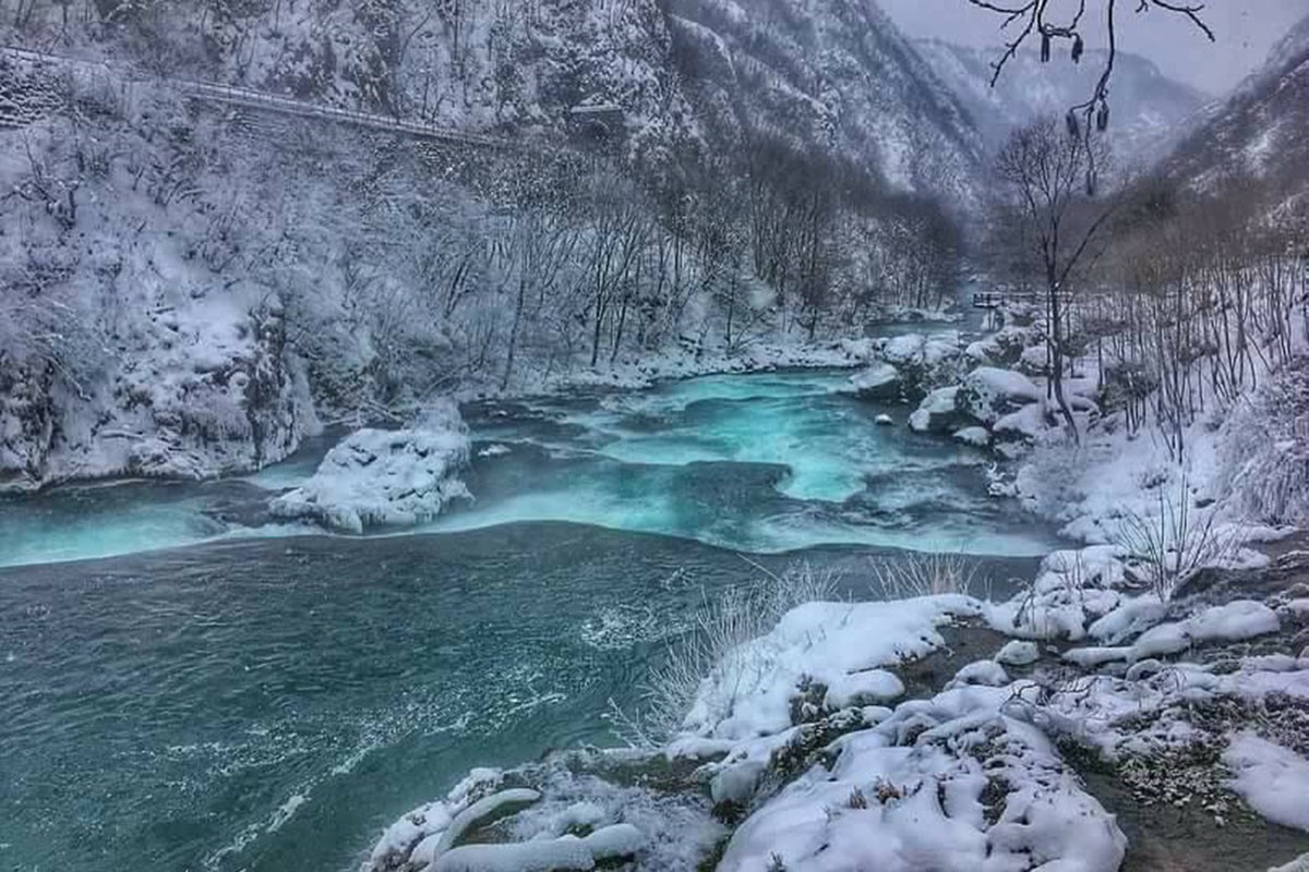 Skupio hrabrost i okupao se u Uni na minus četiri