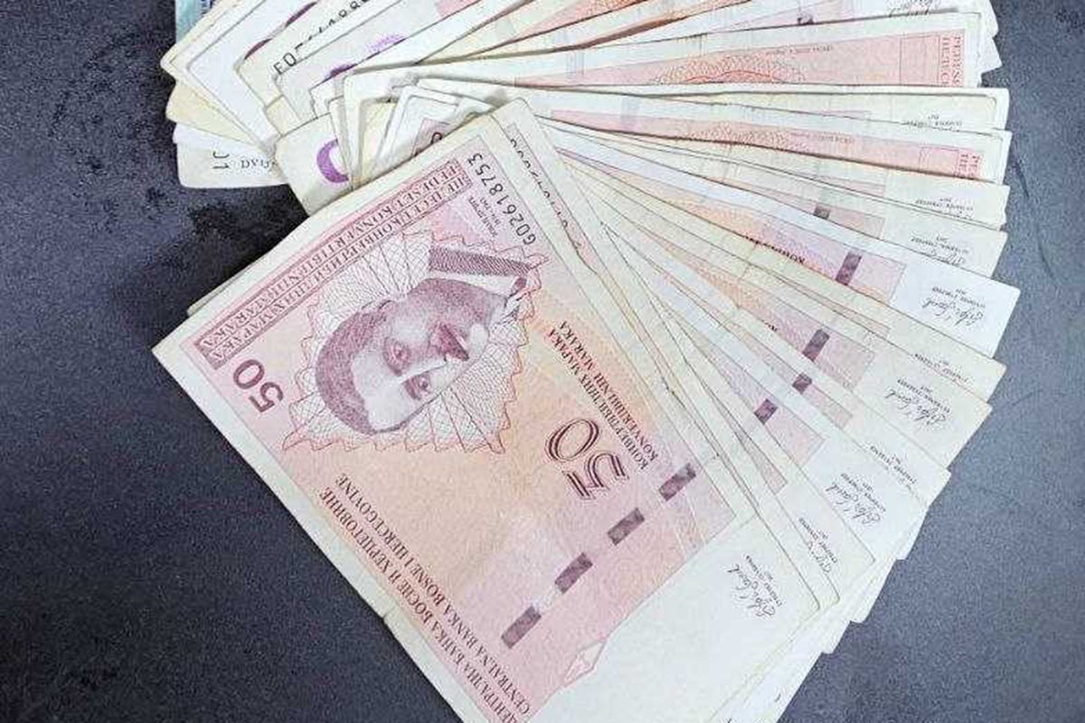 Hapšenje zbog krađe u Gradišci, pronađena fantomka i kasa sa novcem