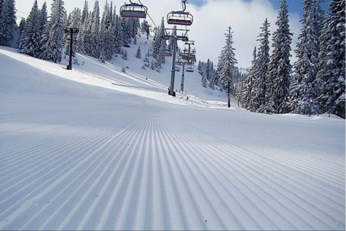 Јahorina potpuno moderan centar sa 53 kilometra ski-staza