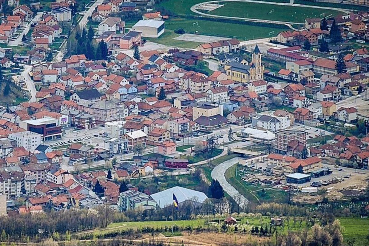 Još jedan "grad bolesnik" u BiH: Zatvoreni pekara, ćevabdžinica, butik…