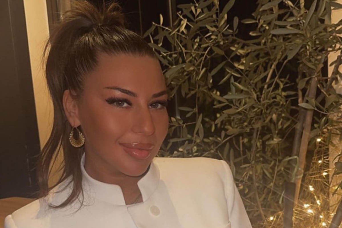 Drugarice se oprostile od pjevačice koja je poginula u Dubaiju