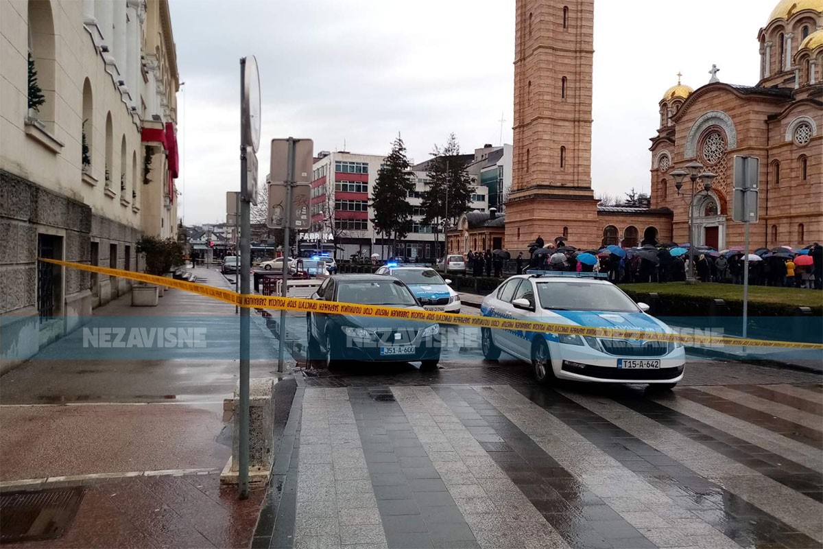 Dojava o bombi u Gradskoj upravi Banjaluka (VIDEO)