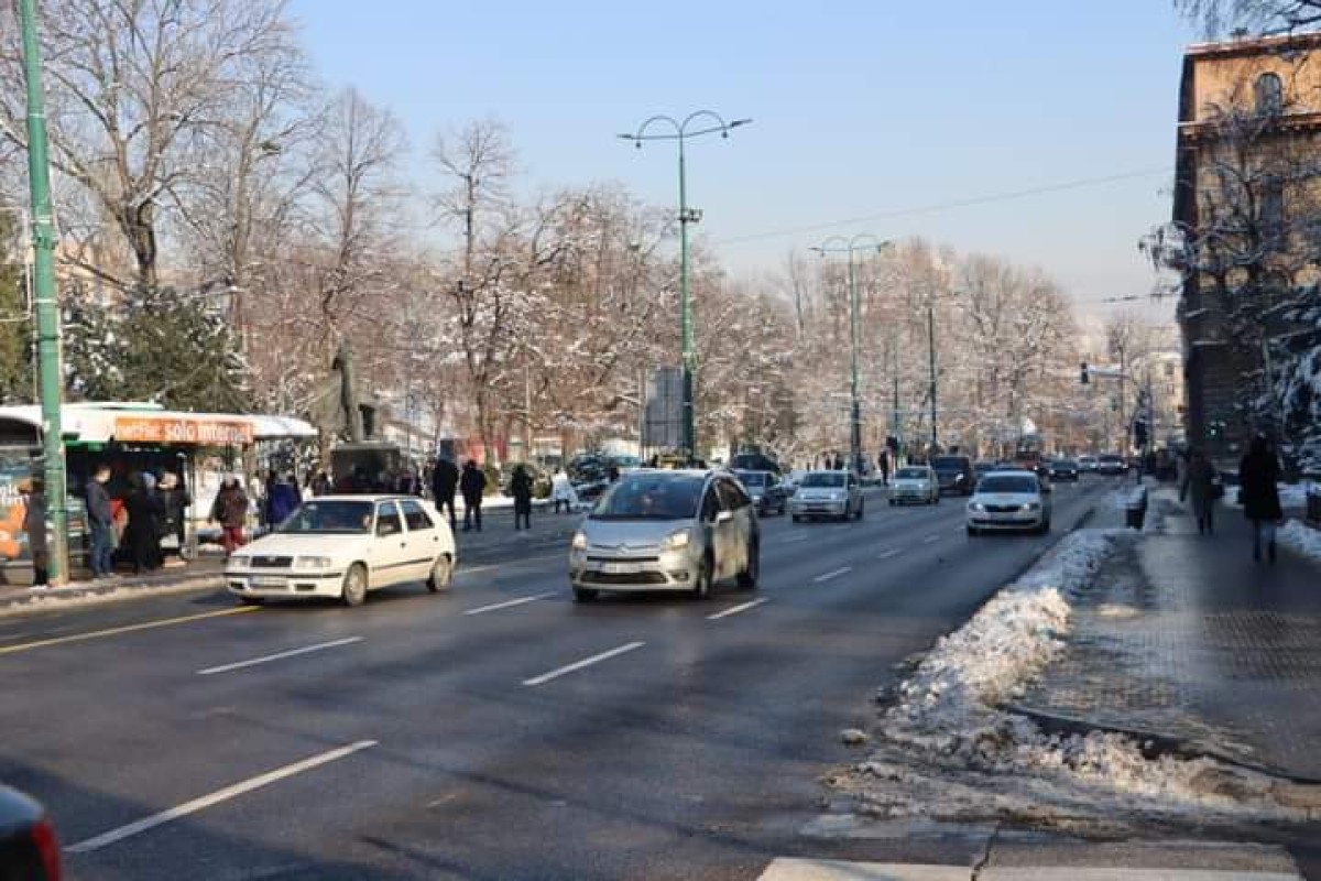 Zbog zagađenja vazduha u Sarajevu na snazi “Upozorenje”