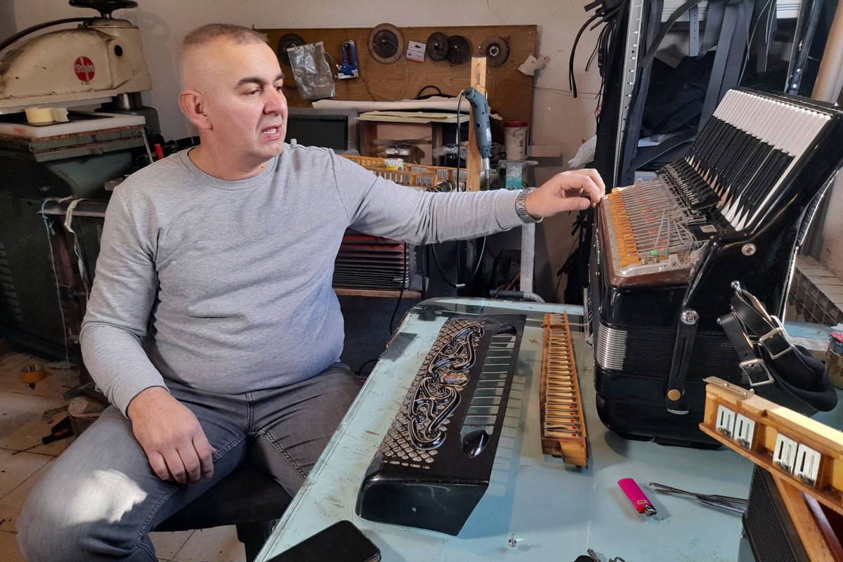 Miljen Simić harmonici iz 1949. udahnuo novi život (VIDEO)