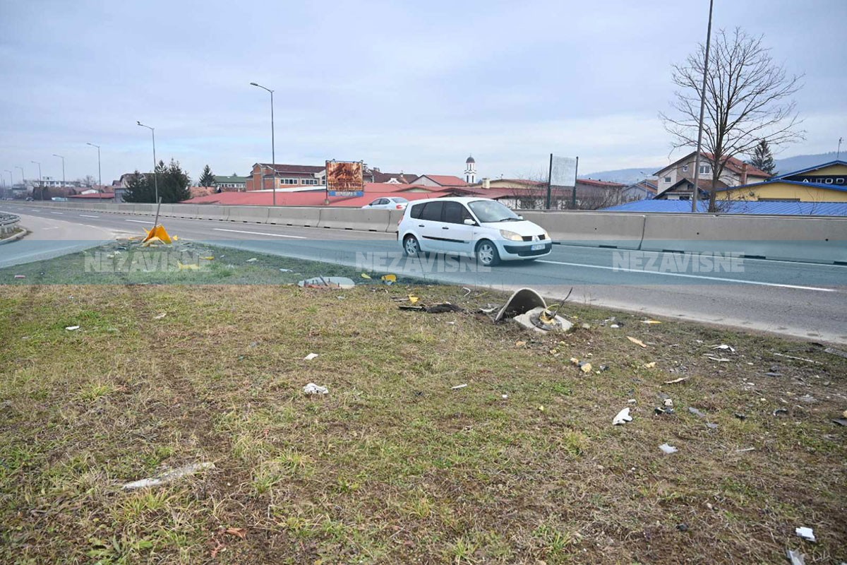 Banjalučanin vozilom uništio radar (FOTO)