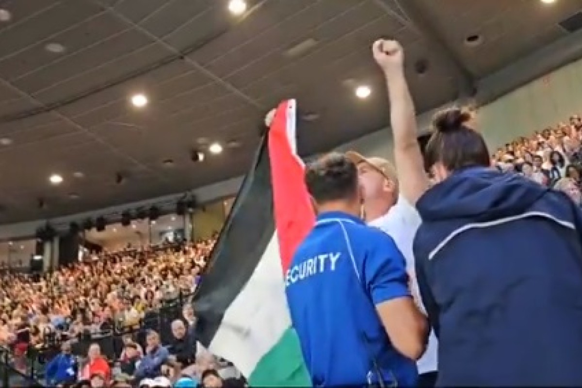 Skandal na AO: Navijači usred meča skandirali i uzvikivali Palestinu