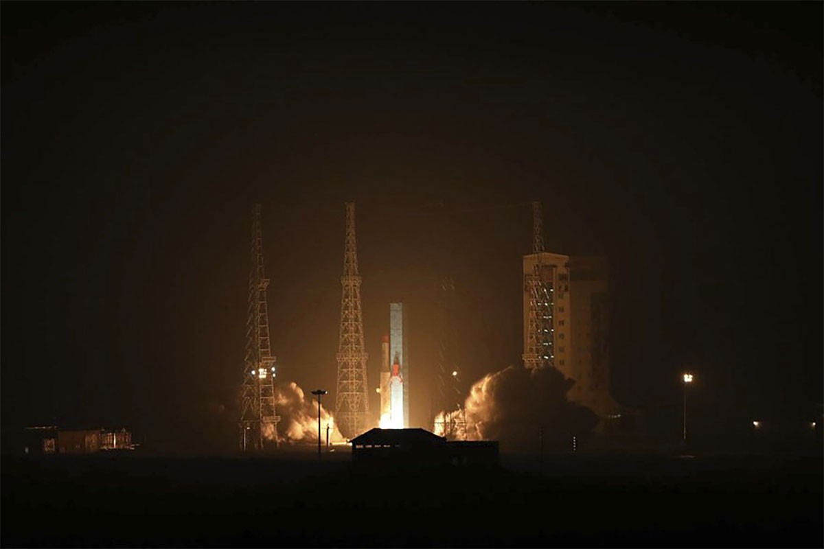 Iran istovremeno lansirao tri satelita