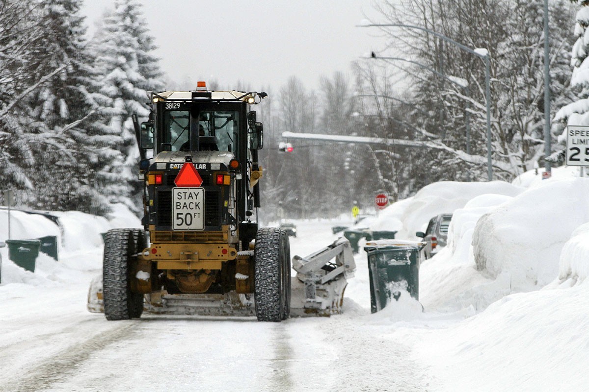 Na Aljasci palo više od 2,6 metara snijega, urušile se zgrade
