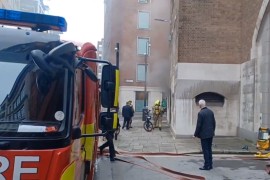 Eksplozija u Londonu: Širi se crni dim (VIDEO)