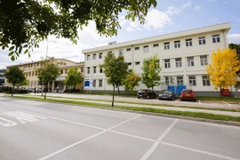 "Ubiću te, žedan sam tvoje krvi": Starac optužen da je prijetio ...