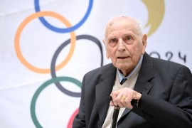 Stogodišnjak će nositi olimpijsku baklju u Parizu
