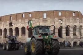Traktori prošli pored Koloseuma