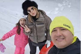 Slađa Alegro sa kćerkom i suprugom uživa na snijegu
