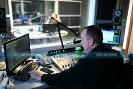 Radio, Teslino tehnološko čedo, nadživjeće i moderne tehnologije