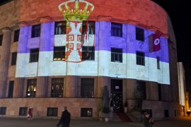 Palata Republike Srpske u bojama zastave Srbije, slijedi vatromet