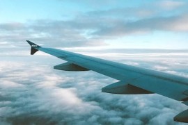 Avion preusmjeren zbog oštećenja krila
