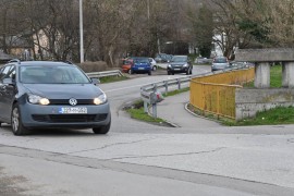 Crna krivina u banjalučkoj ulici opasna za vozače