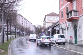Mladić nasmrt izboden nožem na ulici, privedena trojica braće