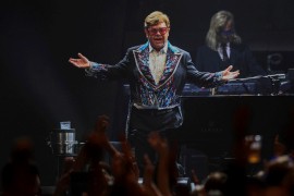 Stvari Eltona Džona prodate na aukciji za osam miliona dolara