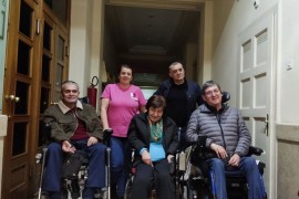 Lica sa invaliditetom noćila u Gradskoj upravi Banjaluka, dolazila ...