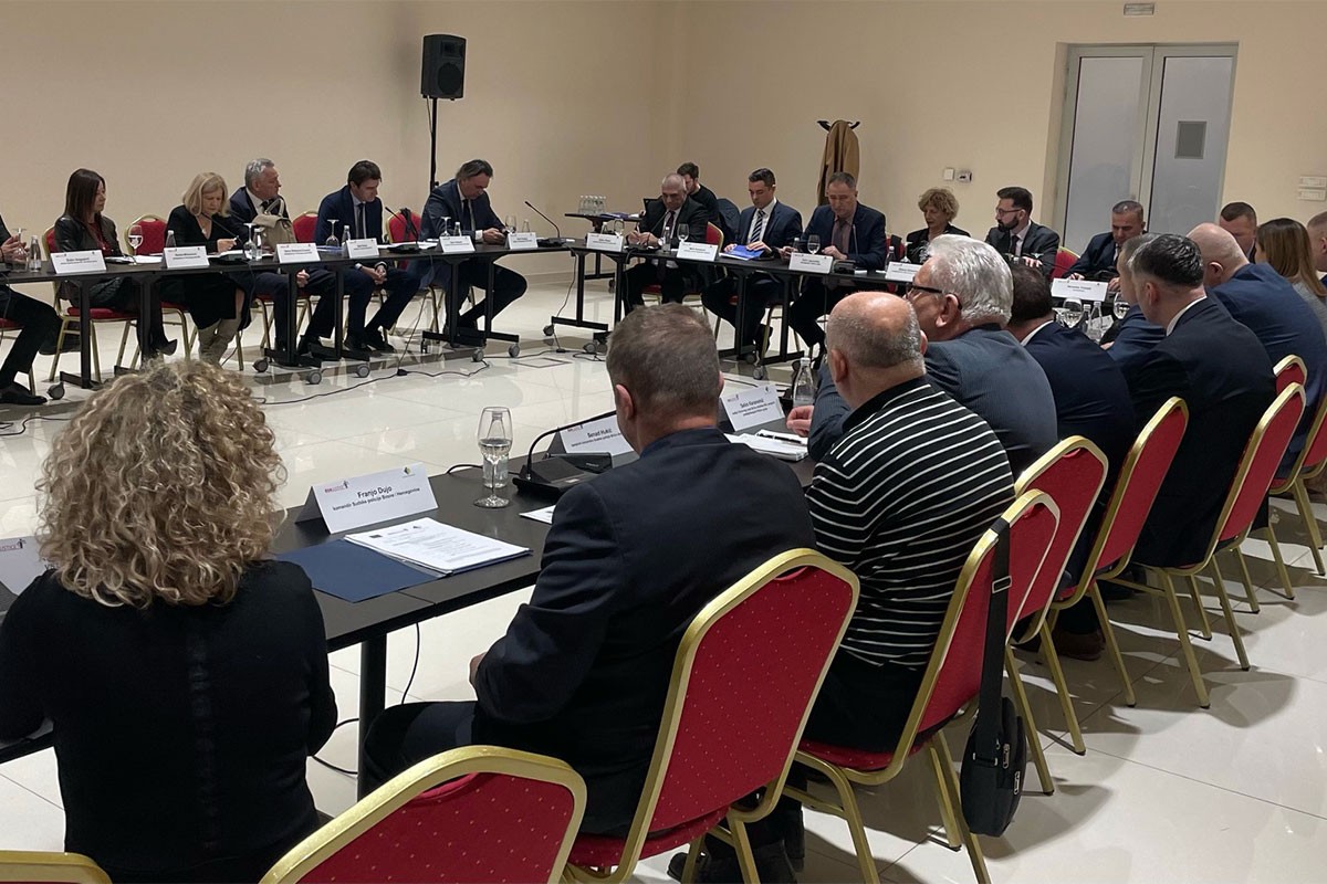 Nosioce pravosudnih funkcija zaštititi od verbalnih napada i drugih pritisaka