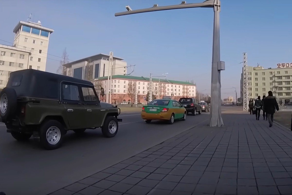 Pogledajte šta se vozi na ulicama Sjeverne Koreje (VIDEO)