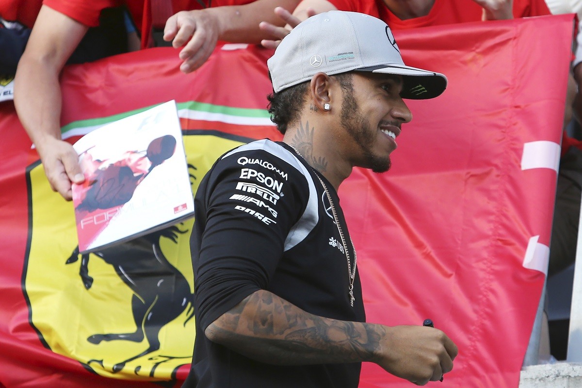 Mercedes se na komičan način oprostio od Hamiltona