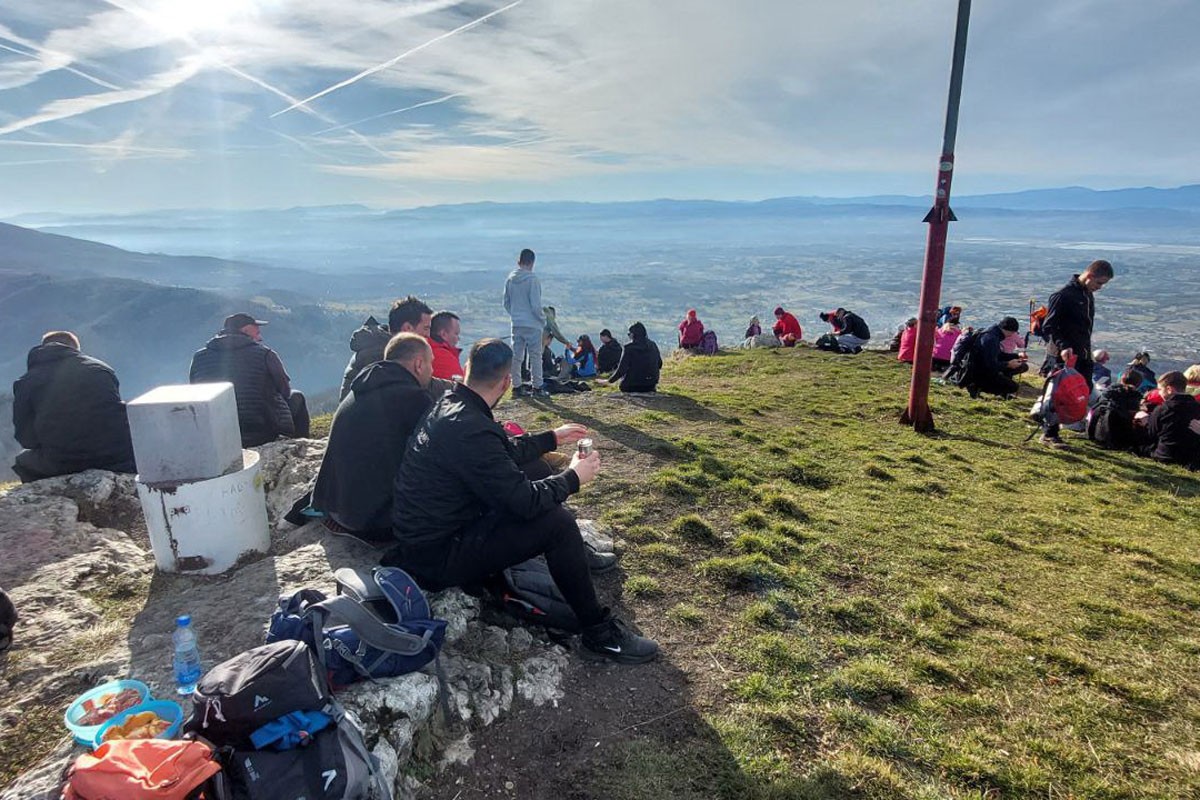 Planinari okupirali Kozaru (FOTO)