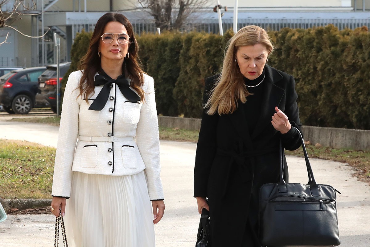 Severina na sudu u pratnji advokatice