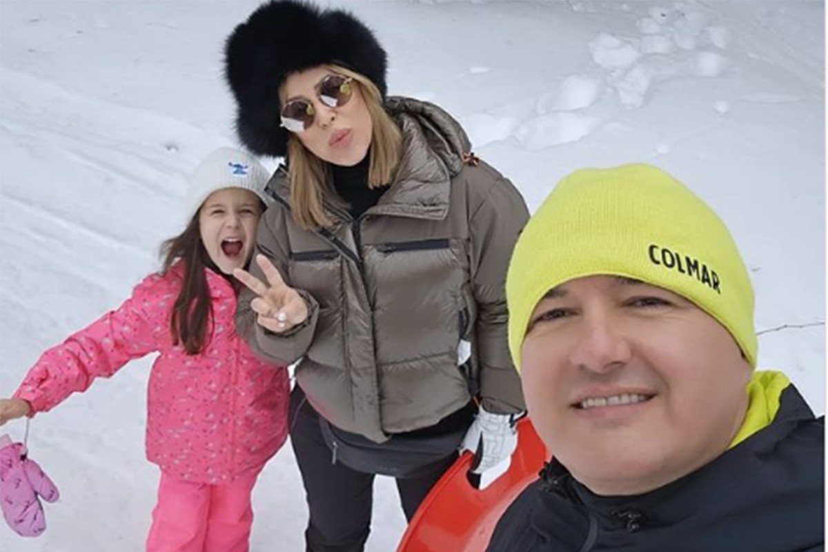 Slađa Alegro sa kćerkom i suprugom uživa na snijegu