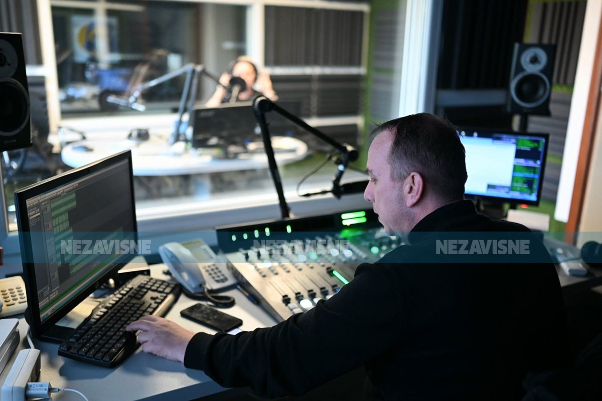Radio, Teslino tehnološko čedo, nadživjeće i moderne tehnologije