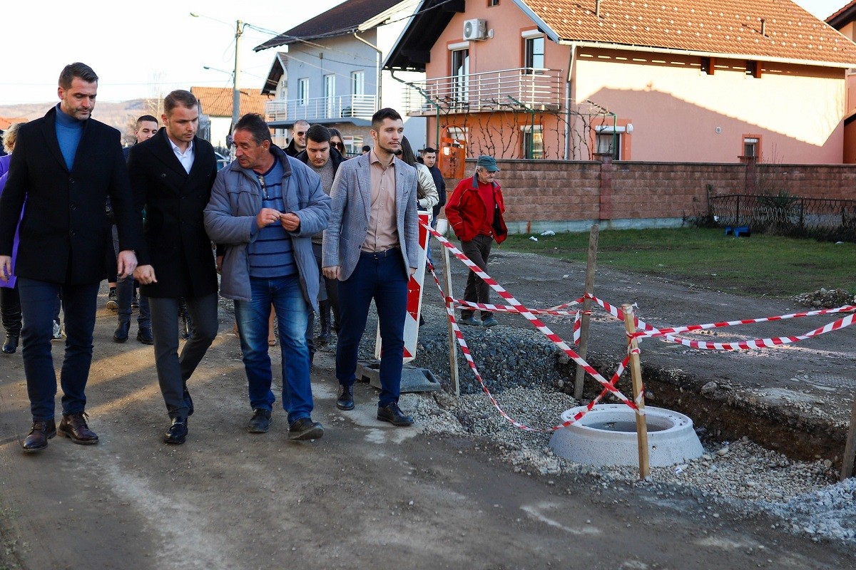 Gradonačelnik obišao radove u Prvoj kuljanskoj ulici (FOTO)