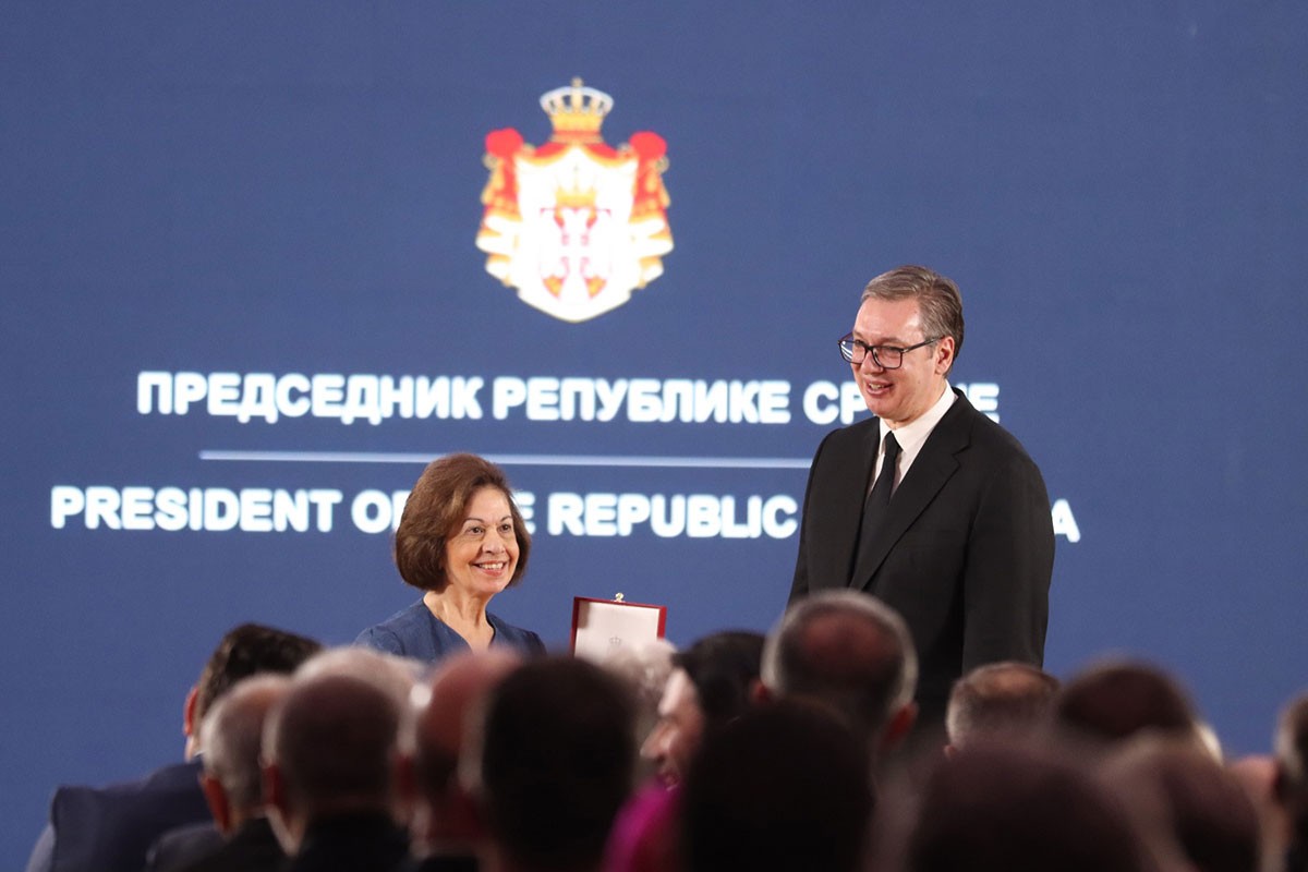 Vučić uručio odlikovanja povodom Dana državnosti (VIDEO)