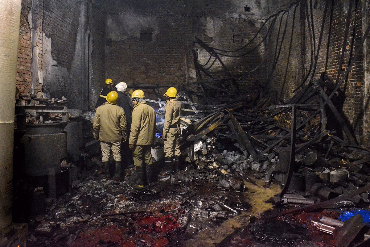 Eksplozija i požar u fabrici boja, najmanje 11 ljudi poginulo
