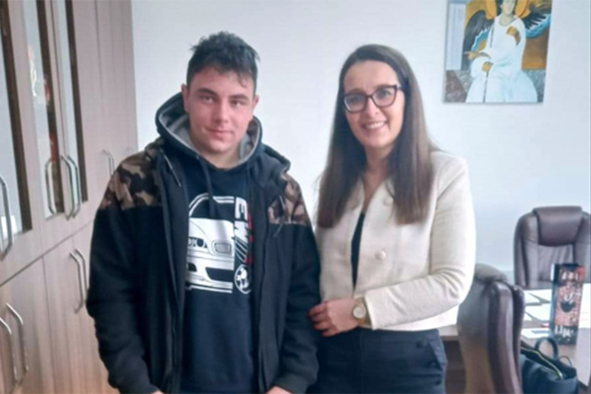 Runićeva ugostila mladića koji je bio prva beba rođena poslije rata u Drvaru