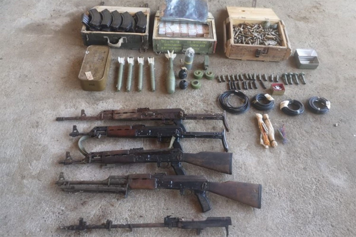 Policiji predao arsenal oružja, neće biti kažnjen