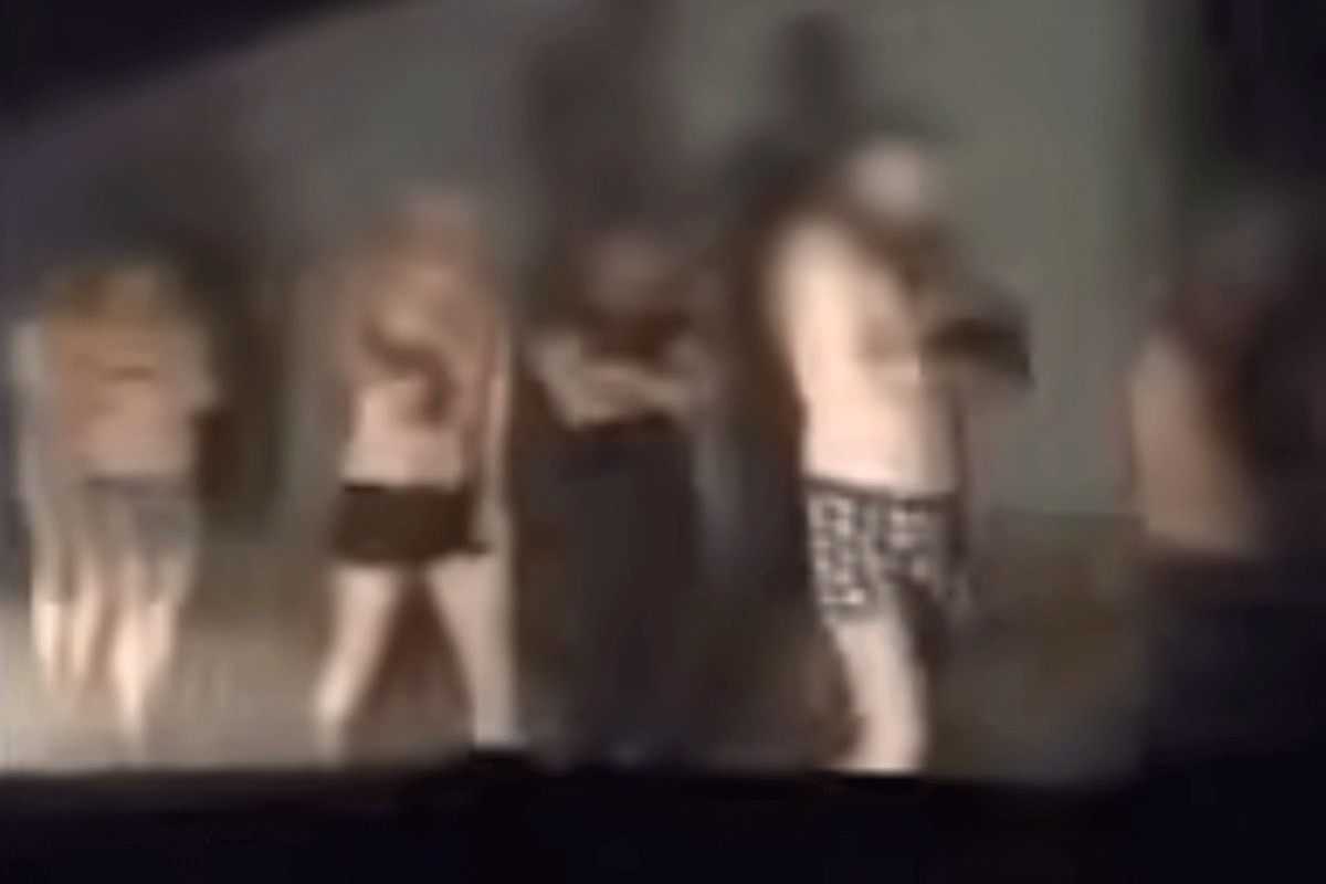 Guardian: Policija na srpskoj granici natjerala migrante da se skinu (VIDEO)