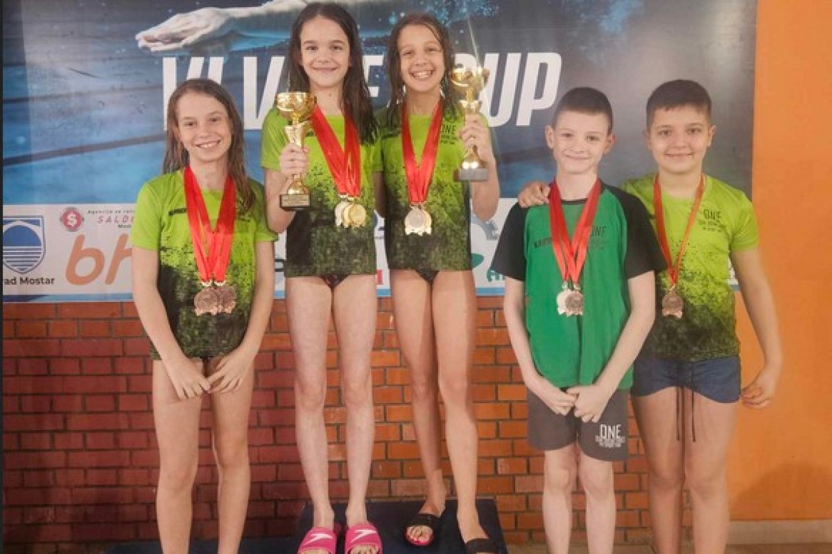 Plivači Sport time na "Velež kupu" isplivali do 14 medalja