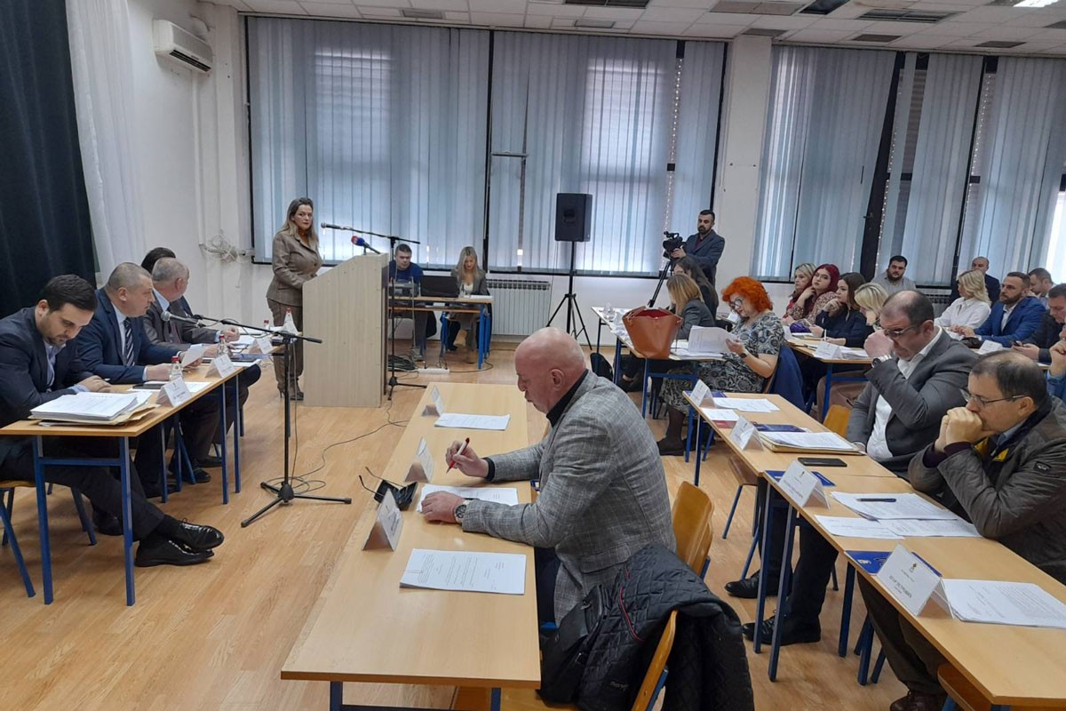 Osam poslovnih prostora garantuje vraćanje dva miliona KM poreskog duga