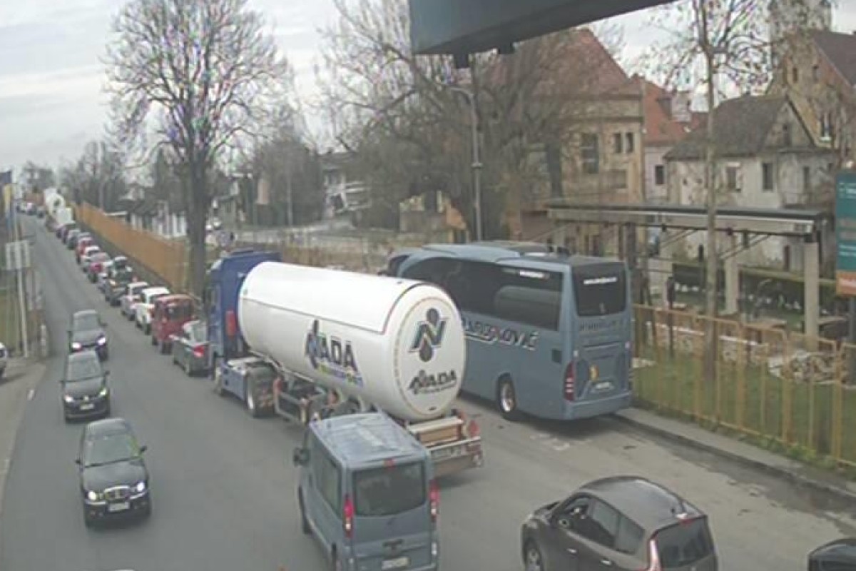 Gužve u Gradišci i na još dva granična prelaza