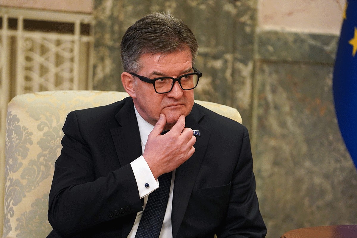 Počeo sastanak Lajčaka sa delegacijom Beograda