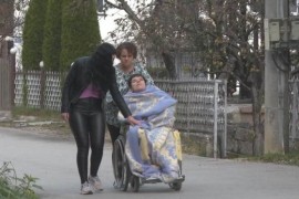 Pozivom na broj 1402 pomozimo mladoj majci