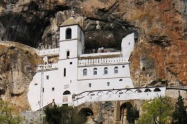 Manastir Ostrog nema nijedan nalog na Facebook-u