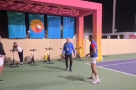 Đoković pokazao šta umije sa fudbalskom loptom (VIDEO)