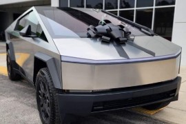 Tesla je otporan na metke, ali ne i na ljudsku glupost (VIDEO)