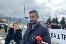 Ninković i Đajić organizovali protest pored kružne raskrsnice u ...